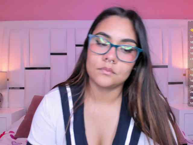 AlannaWest webcam
