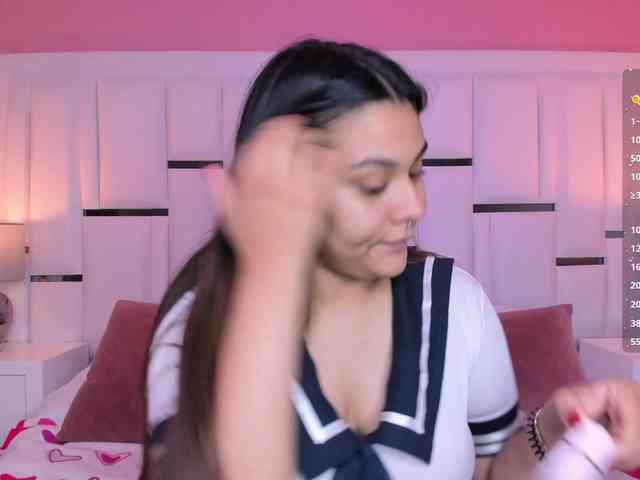 AlannaWest webcam