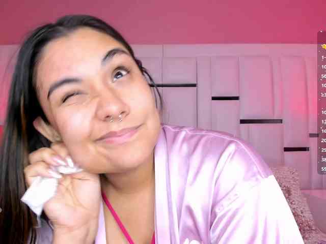 AlannaWest webcam