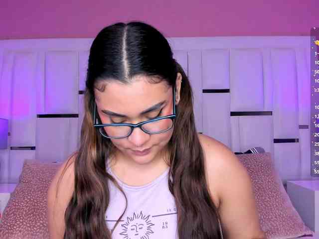 AlannaWest webcam