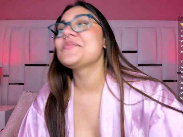 AlannaWest webcam