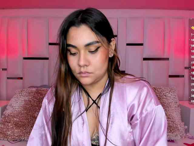 AlannaWest webcam