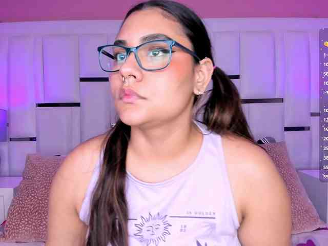 AlannaWest webcam