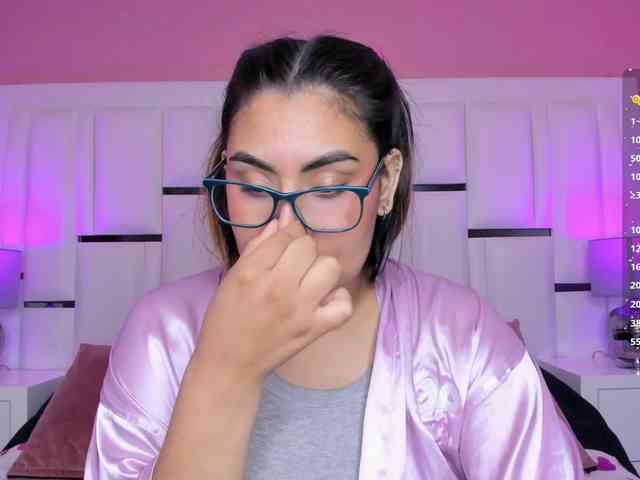 AlannaWest webcam