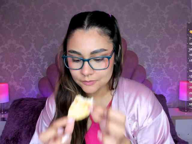 AlannaWest webcam