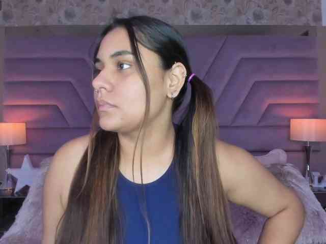 AlannaWest webcam