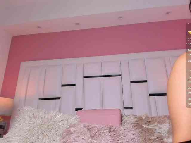 AlannaWest webcam