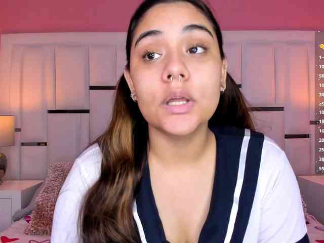 AlannaWest webcam