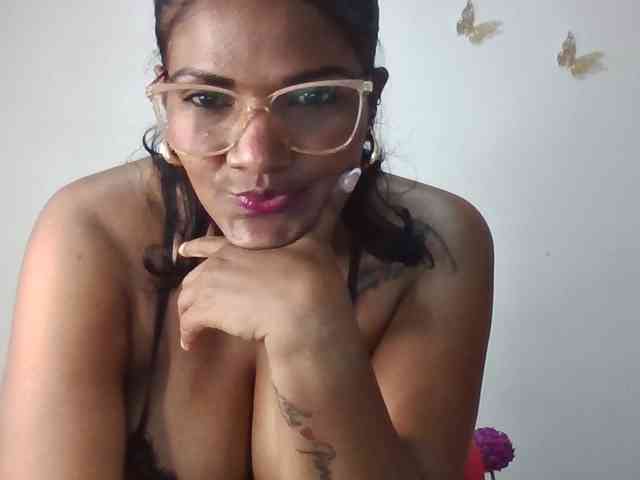 ALEJANDRA07 webcam
