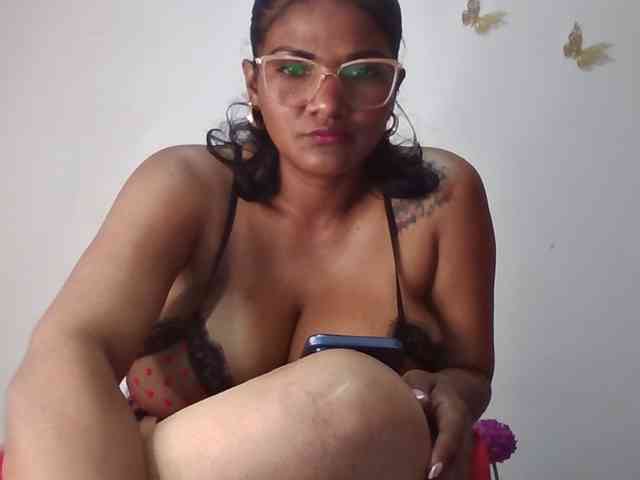 ALEJANDRA07 webcam
