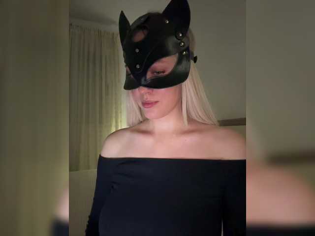 MissDafna's BongaCams show and profile