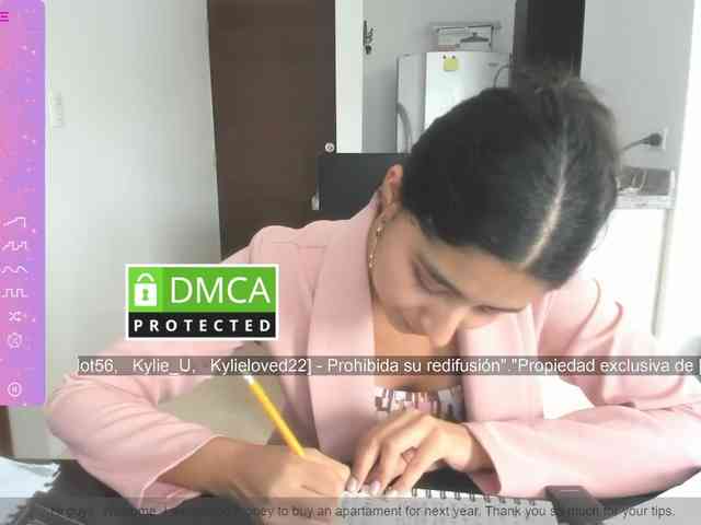 kylieloved22 webcam