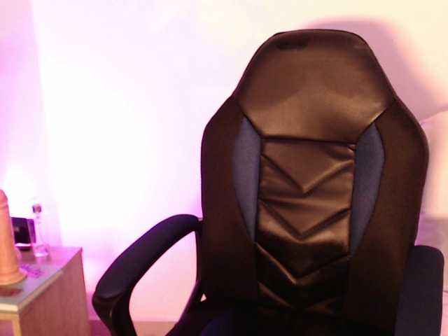 LUNAASENSUAL1 on BongaCams 