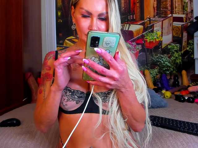 NikkaHotX's BongaCams show and profile