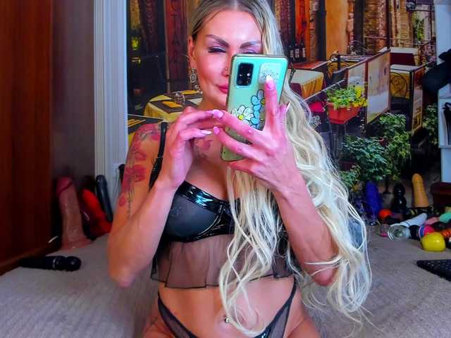 NikkaHotX's BongaCams show and profile