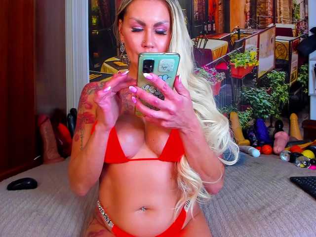 NikkaHotX's BongaCams show and profile