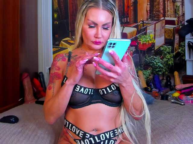 NikkaHotX's BongaCams show and profile