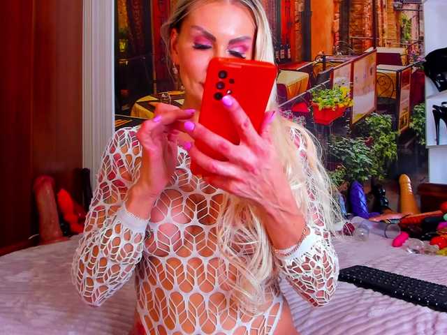 NikkaHotX's BongaCams show and profile