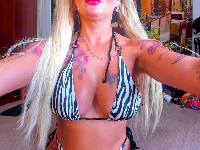 NikkaHotX's BongaCams show and profile