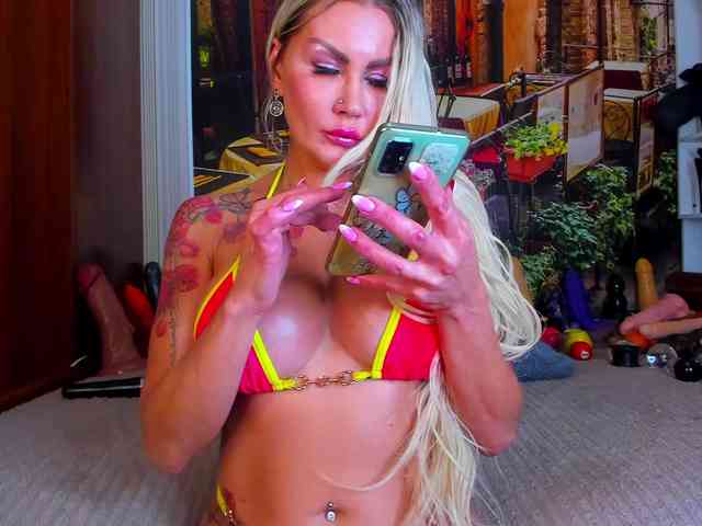 NikkaHotX Live Webcam on BongaCams