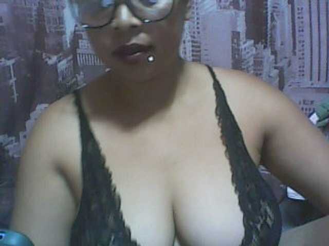 big-asssexy's BongaCams show and profile