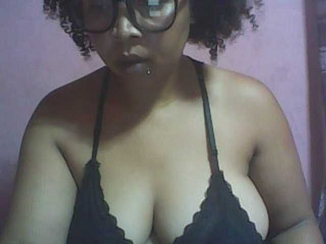 big-asssexy's BongaCams show and profile