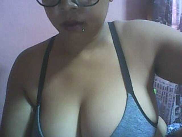 big-asssexy's BongaCams show and profile