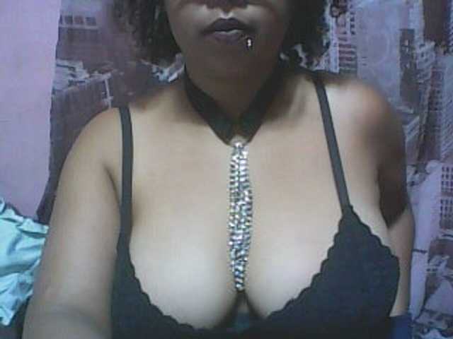 big-asssexy's BongaCams show and profile