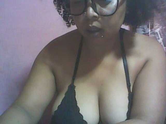 big-asssexy's BongaCams show and profile