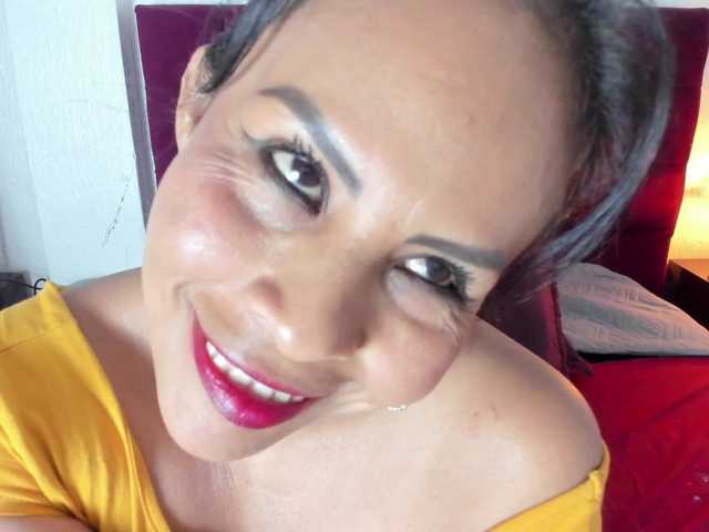 MilfSharoon's BongaCams show and profile