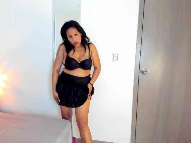 MilfSharoon webcam