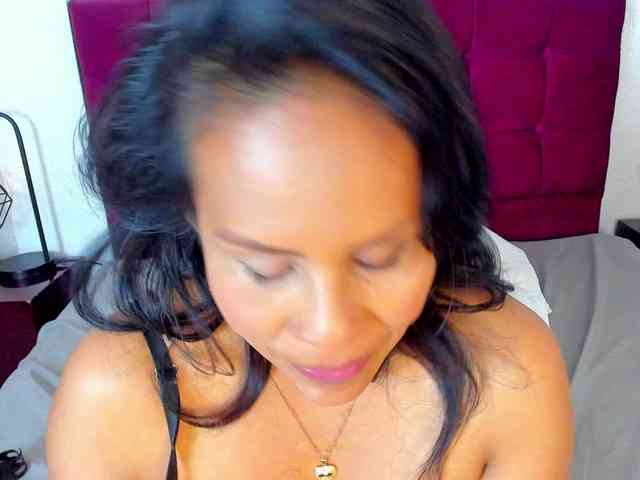 MilfSharoon webcam