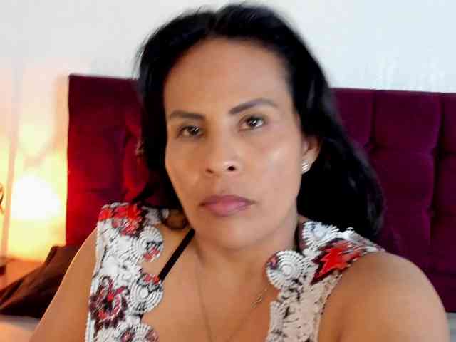 MilfSharoon webcam