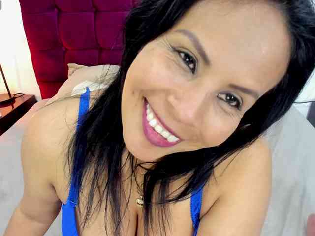 MilfSharoon webcam