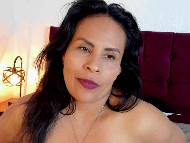 MilfSharoon webcam