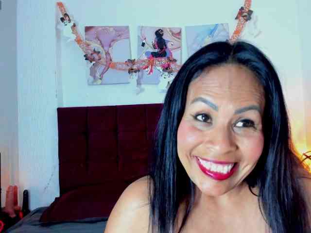 MilfSharoon webcam