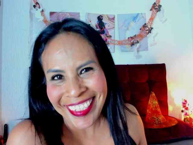 MilfSharoon webcam