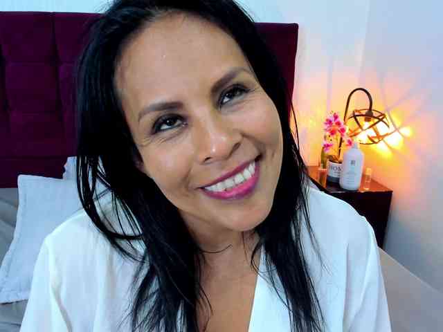 MilfSharoon webcam
