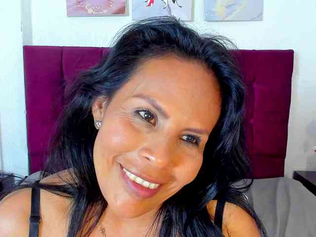 MilfSharoon webcam