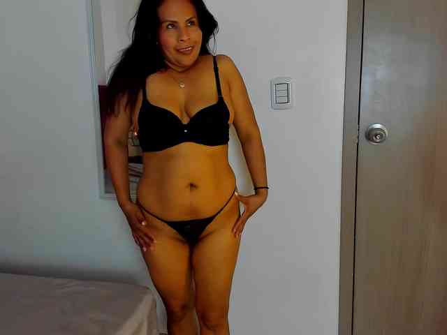 MilfSharoon webcam