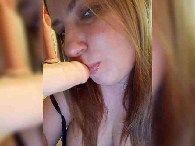 Ogonek37 Live Webcam on BongaCams