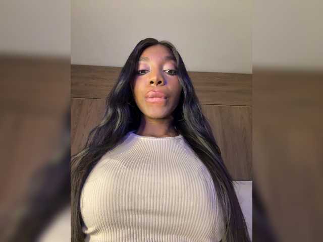 Anaisbeily's BongaCams show and profile