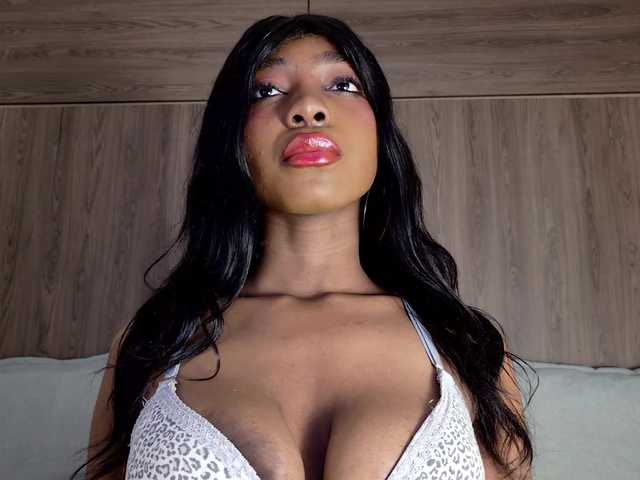 Anaisbeily's BongaCams show and profile