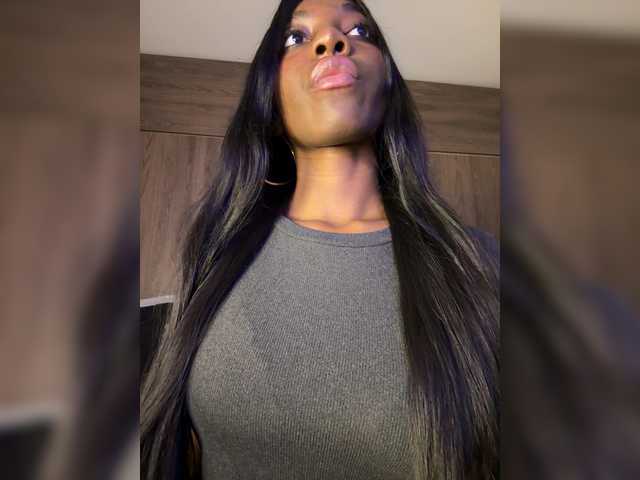 Anaisbeily's BongaCams show and profile