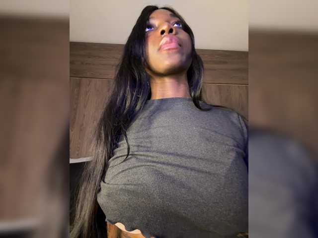 Anaisbeily's BongaCams show and profile