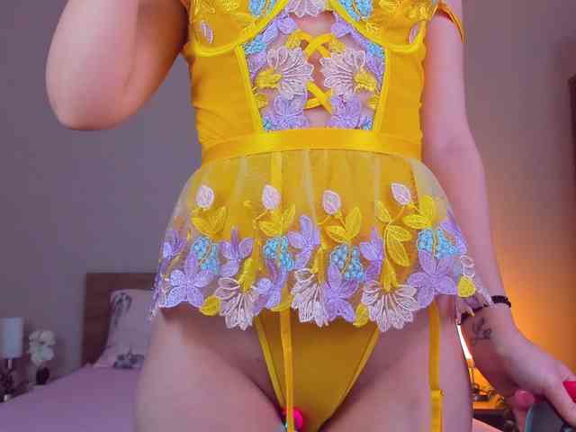 AllesyaMonroe webcam