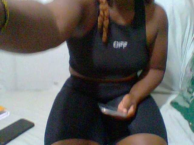 lolah25 Live Cam on BongaCams