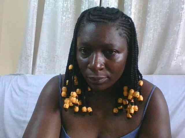 lolah25 Live Webcam on BongaCams