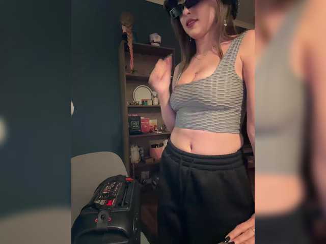 -LisAniya-