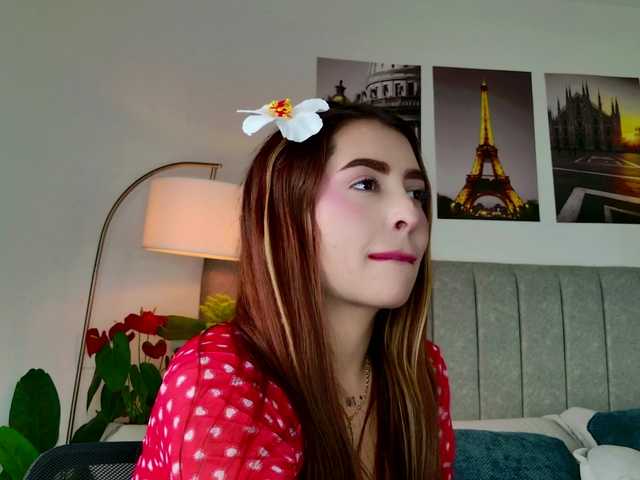 Caralella's BongaCams show and profile